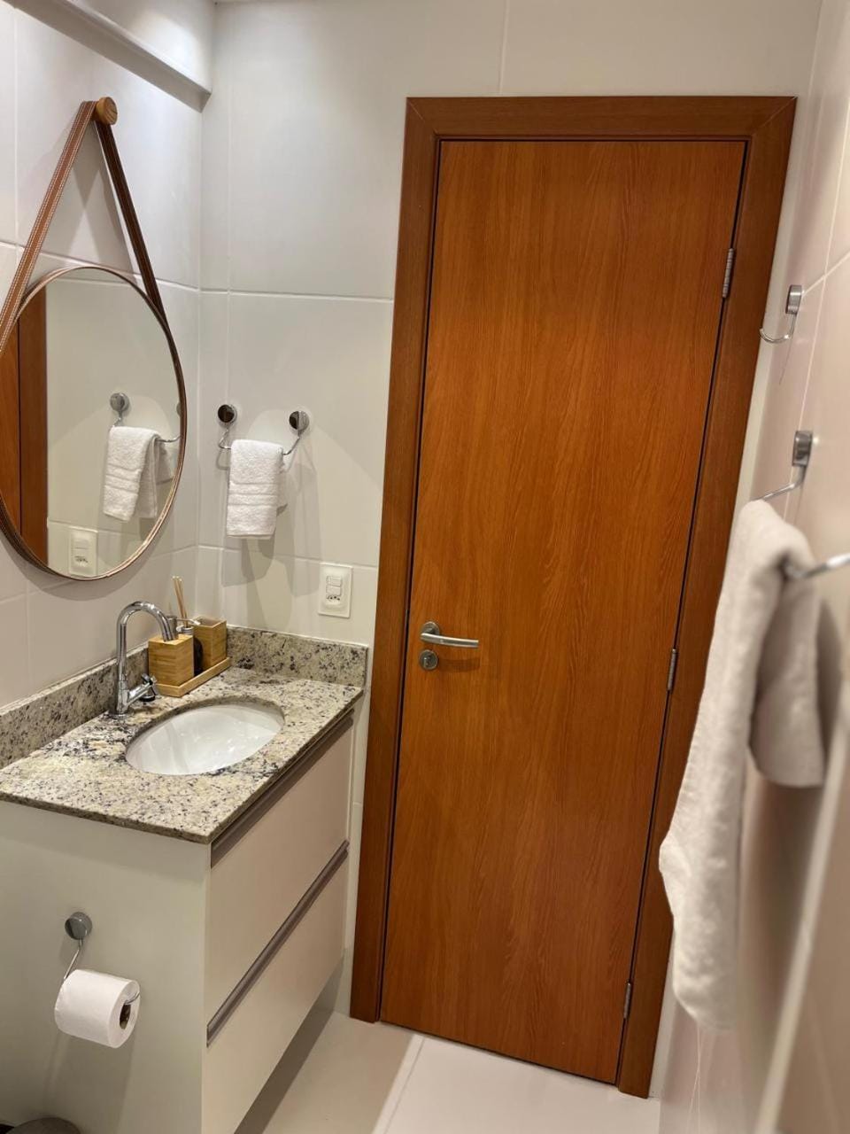 Novo Apartamento quarto e sala próximo da Praia do Porto da Barra Apartment in Salvador