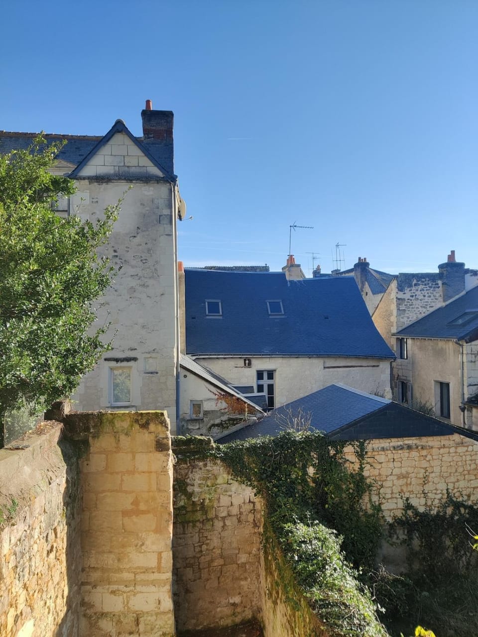 Property building, Day, Landmark view