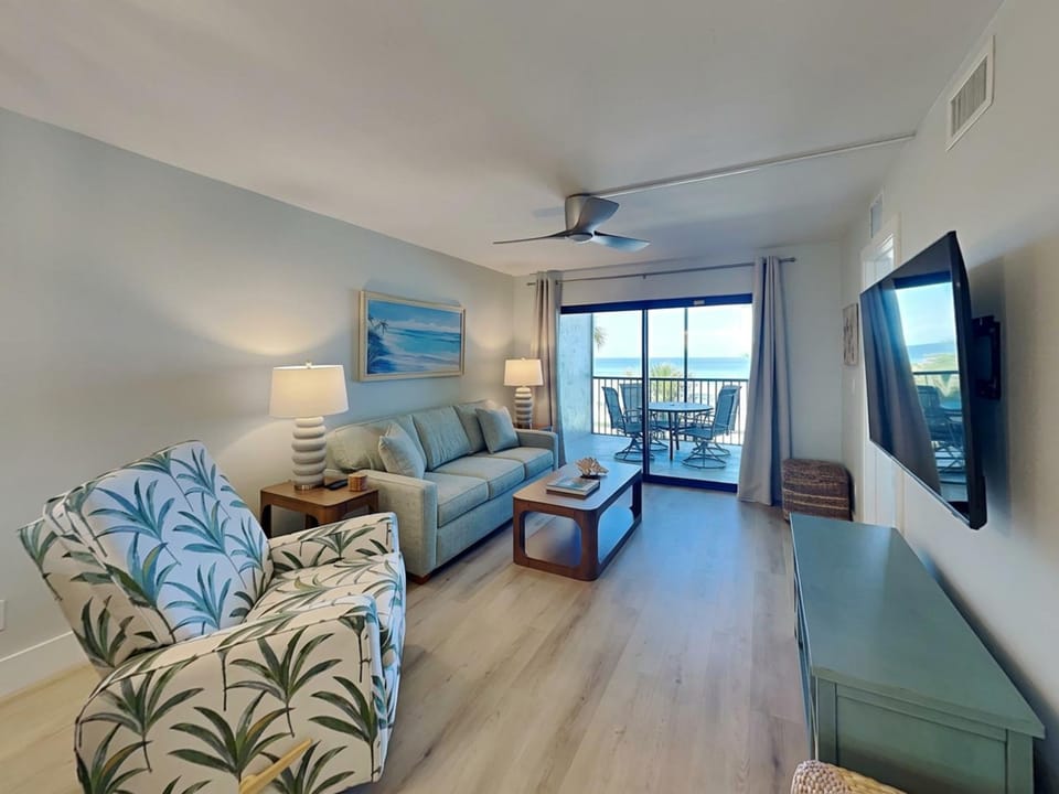 TV and multimedia, Balcony/Terrace, Living room, Seating area, Sea view, furniture