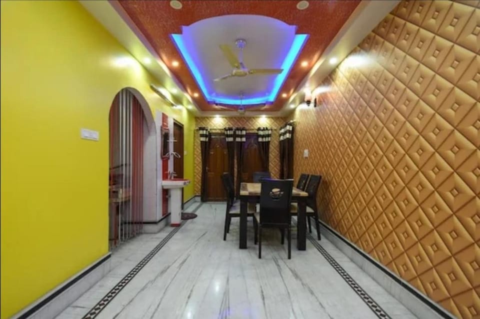 Hotel Pinnacle Tower - Near Airport Hotel in Kolkata