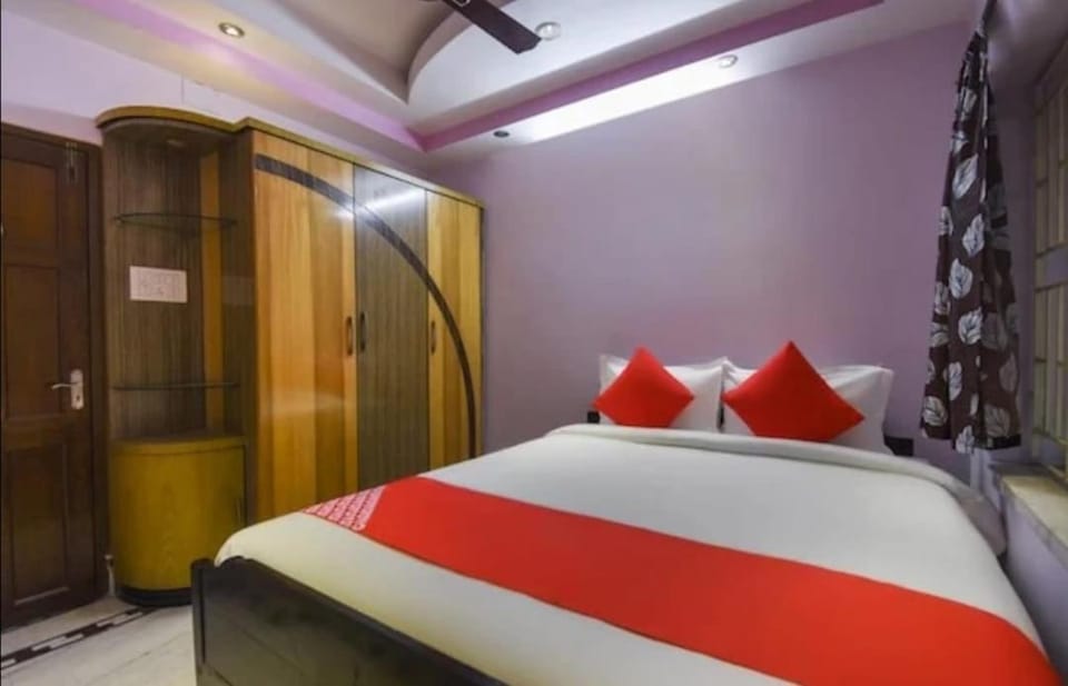 Hotel Pinnacle Tower - Near Airport Hotel in Kolkata