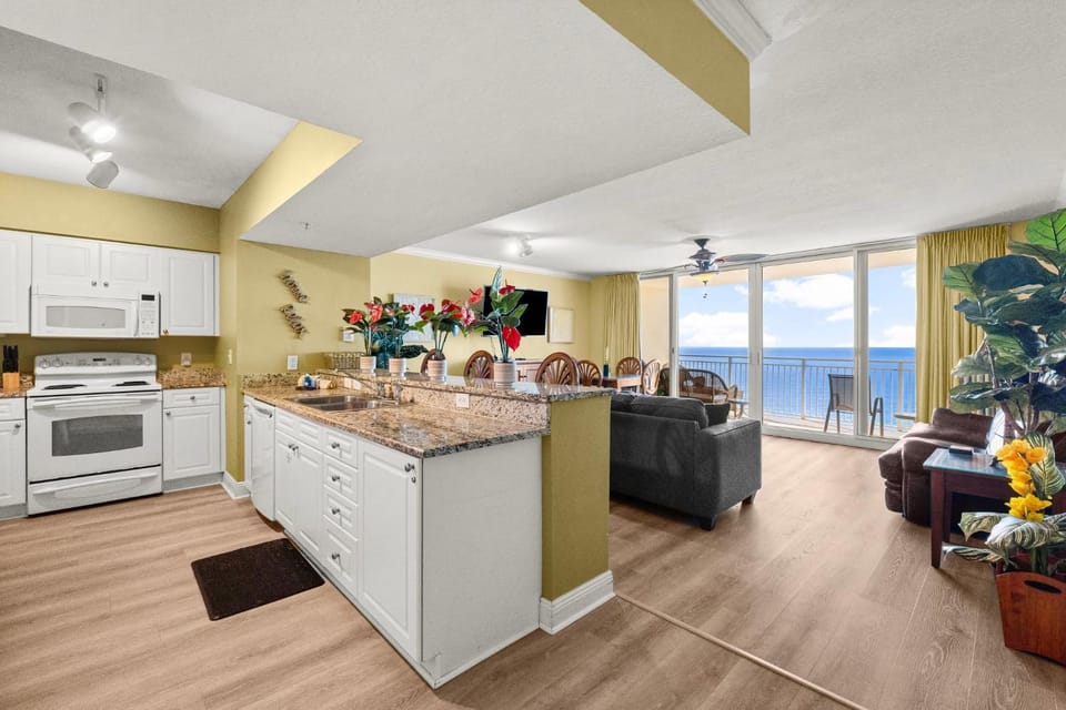 Emerald Beach Resort 1834 - Beachfront with Stunning Views by Beach Haven Vacation Rentals Apartment in Panama City Beach