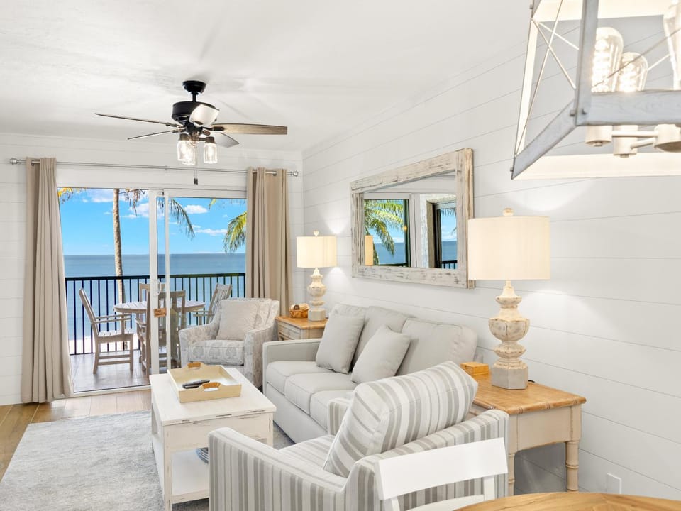 Balcony/Terrace, Living room, Seating area, Sea view, furniture