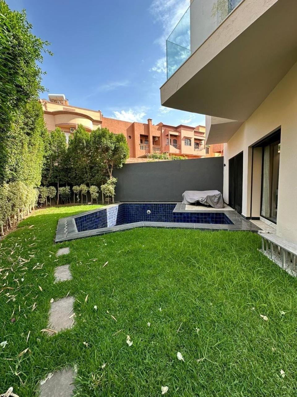 Garden, Swimming pool