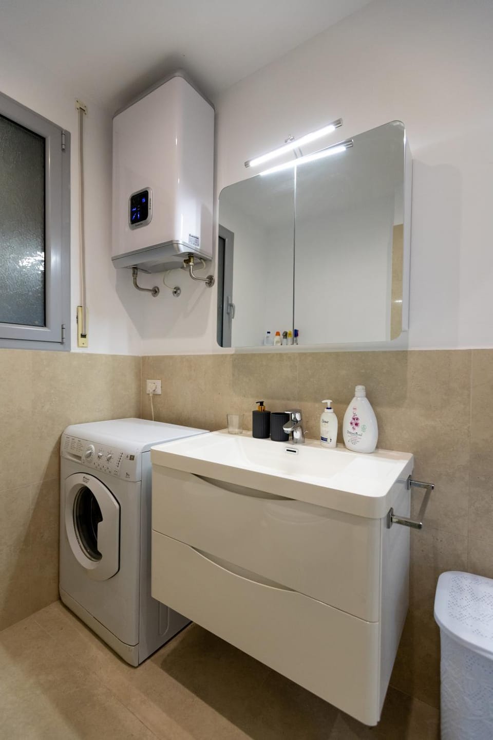 Bathroom, washing machine