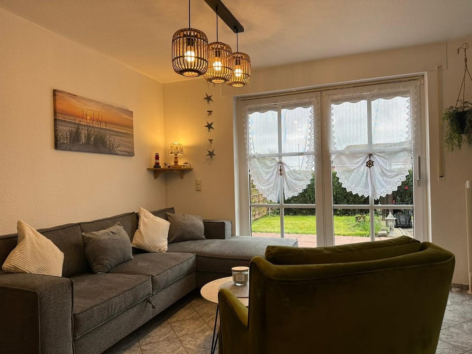 Living room, Garden view