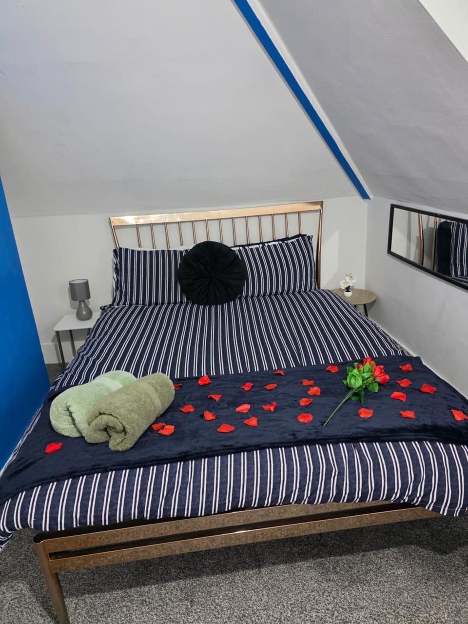 Vibrant 2 Bedroom Apt Apartment in Folkestone