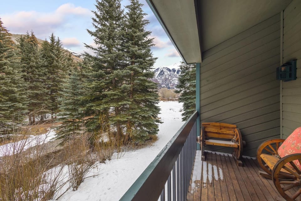 Riverside A103 by Exceptional Stays Apartment in Telluride