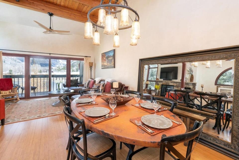 Riverside B201 by Exceptional Stays Apartment in Telluride