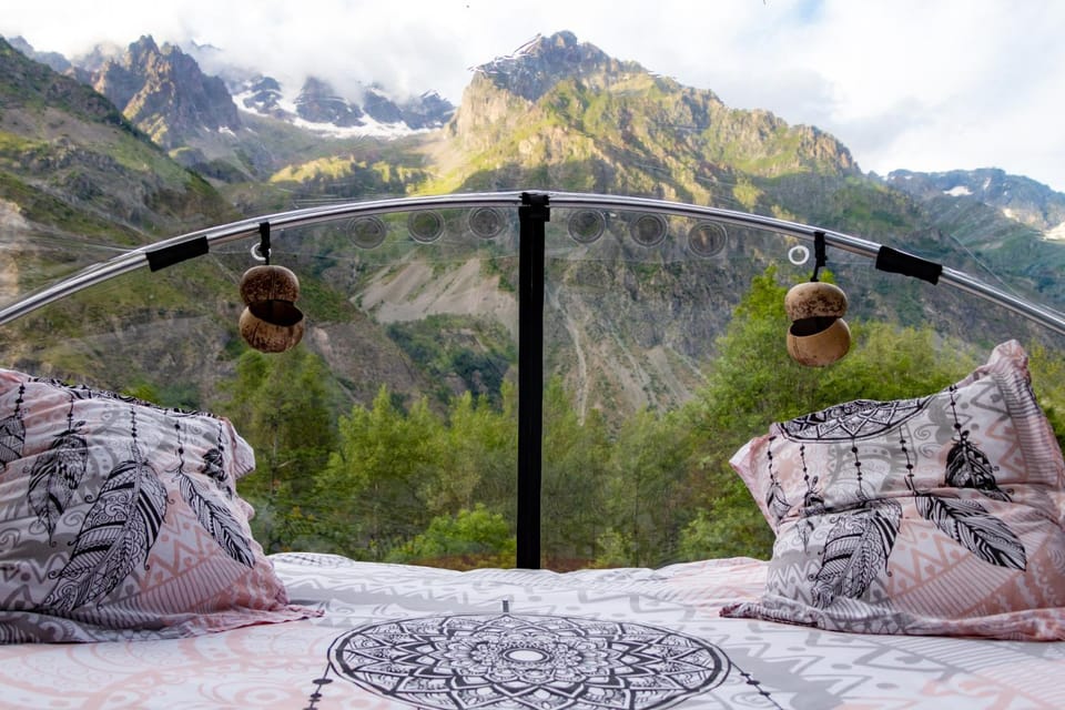 Bed, Photo of the whole room, Bedroom, Mountain view