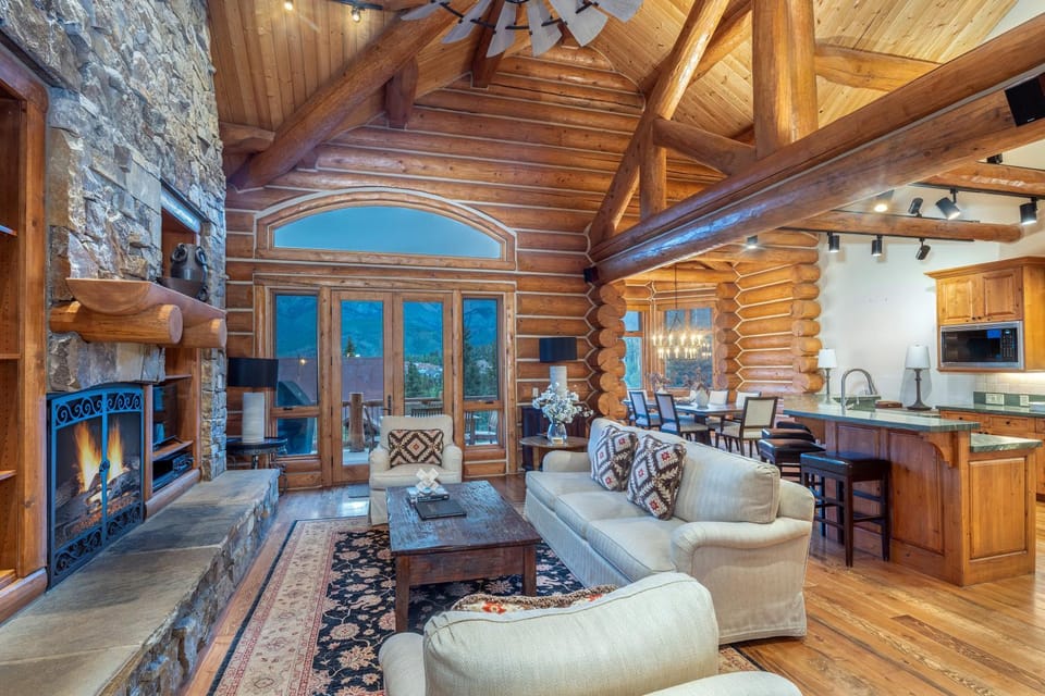Communal lounge/ TV room, TV and multimedia, Living room, Seating area, Evening entertainment, fireplace