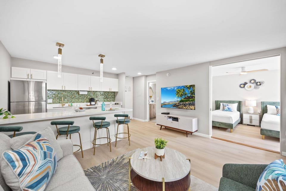 TV and multimedia, Kitchen or kitchenette, Living room, Dining area