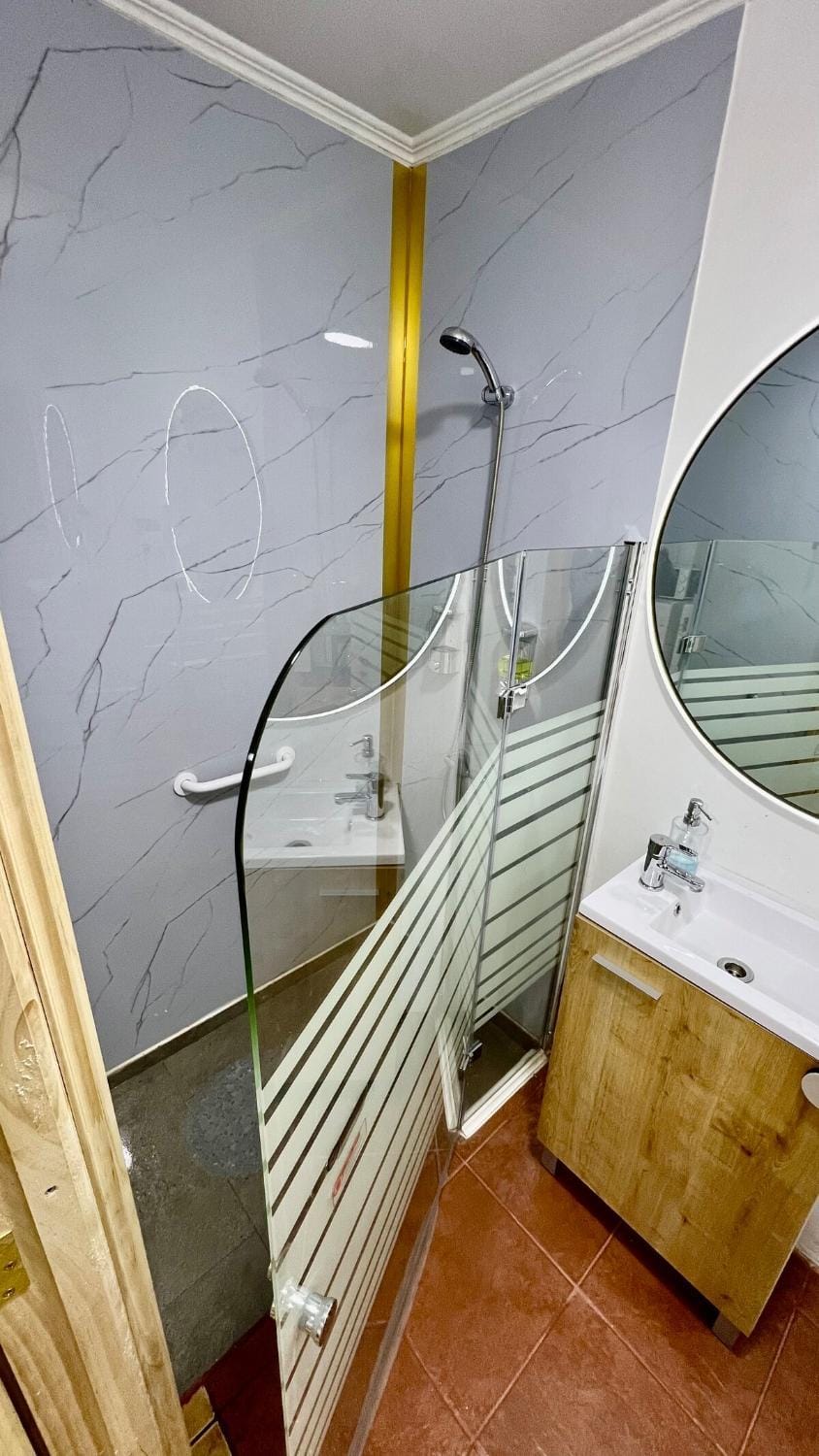 Shower, Bathroom