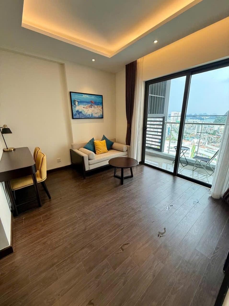 TV and multimedia, View (from property/room), Balcony/Terrace, Living room, Seating area