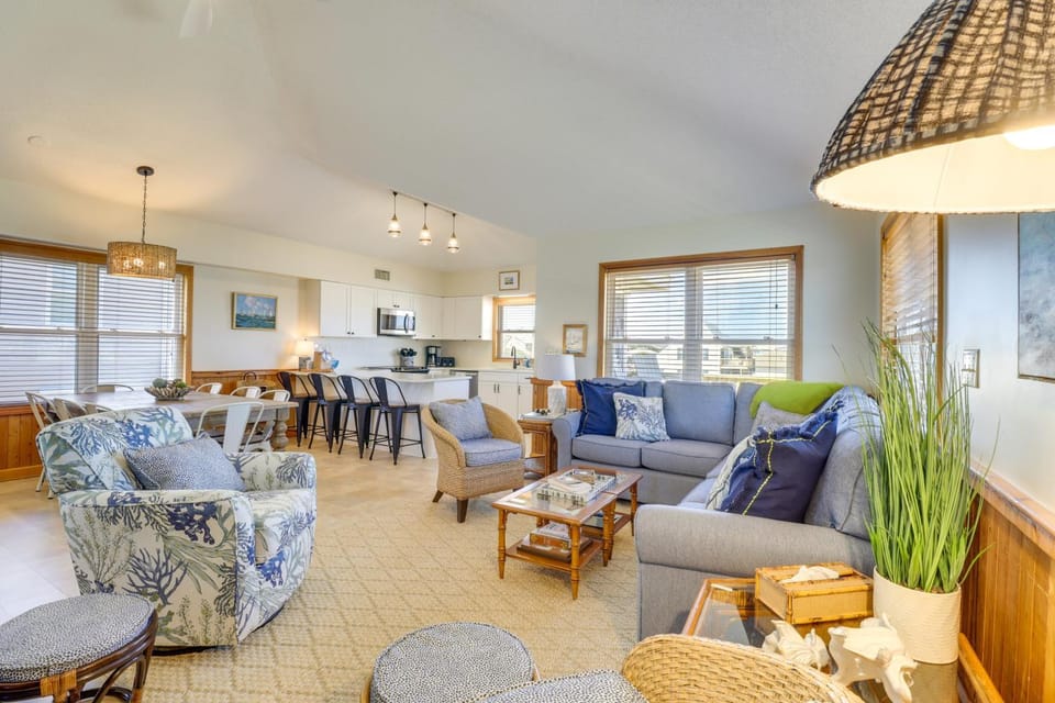 Hot Tub & Ocean Views: Kitty Hawk Haven! House in Kitty Hawk