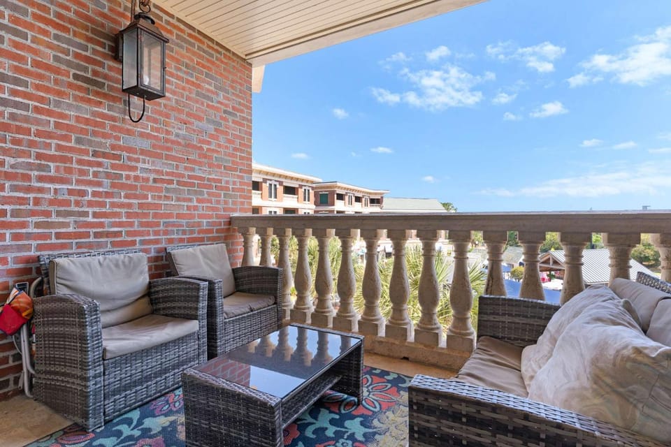 The Village Blue Haven Condo - Private Beach Access Pool & Hot Tub House in Rosemary Beach