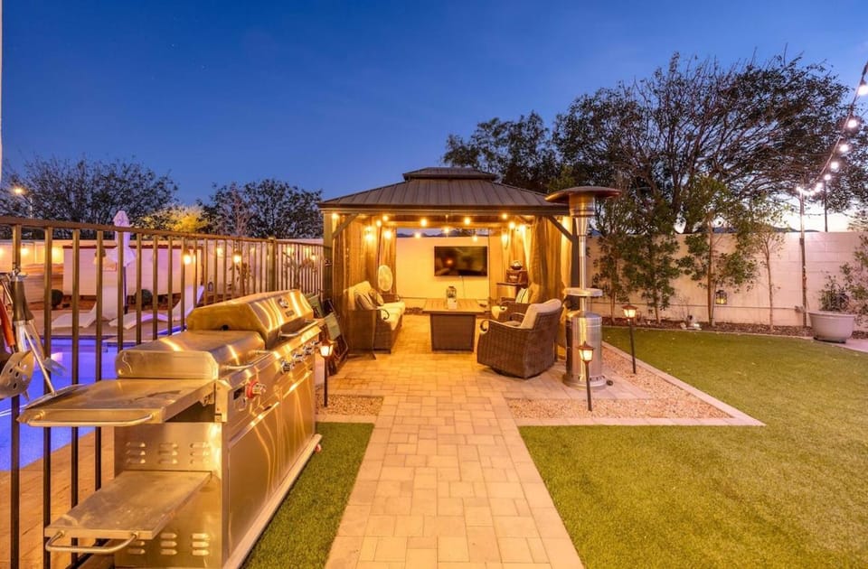 Patio, Pool view, Swimming pool