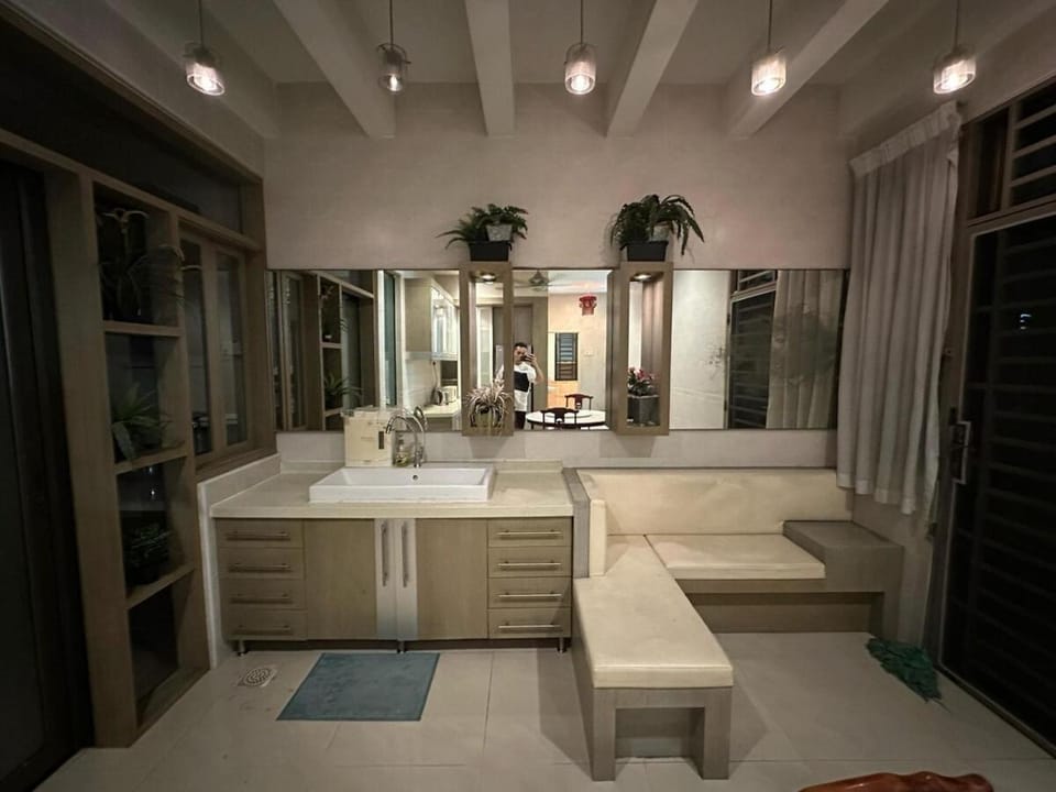 Kitchen or kitchenette, kitchen