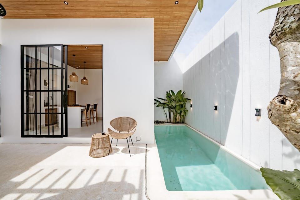Patio, Swimming pool, Swimming pool
