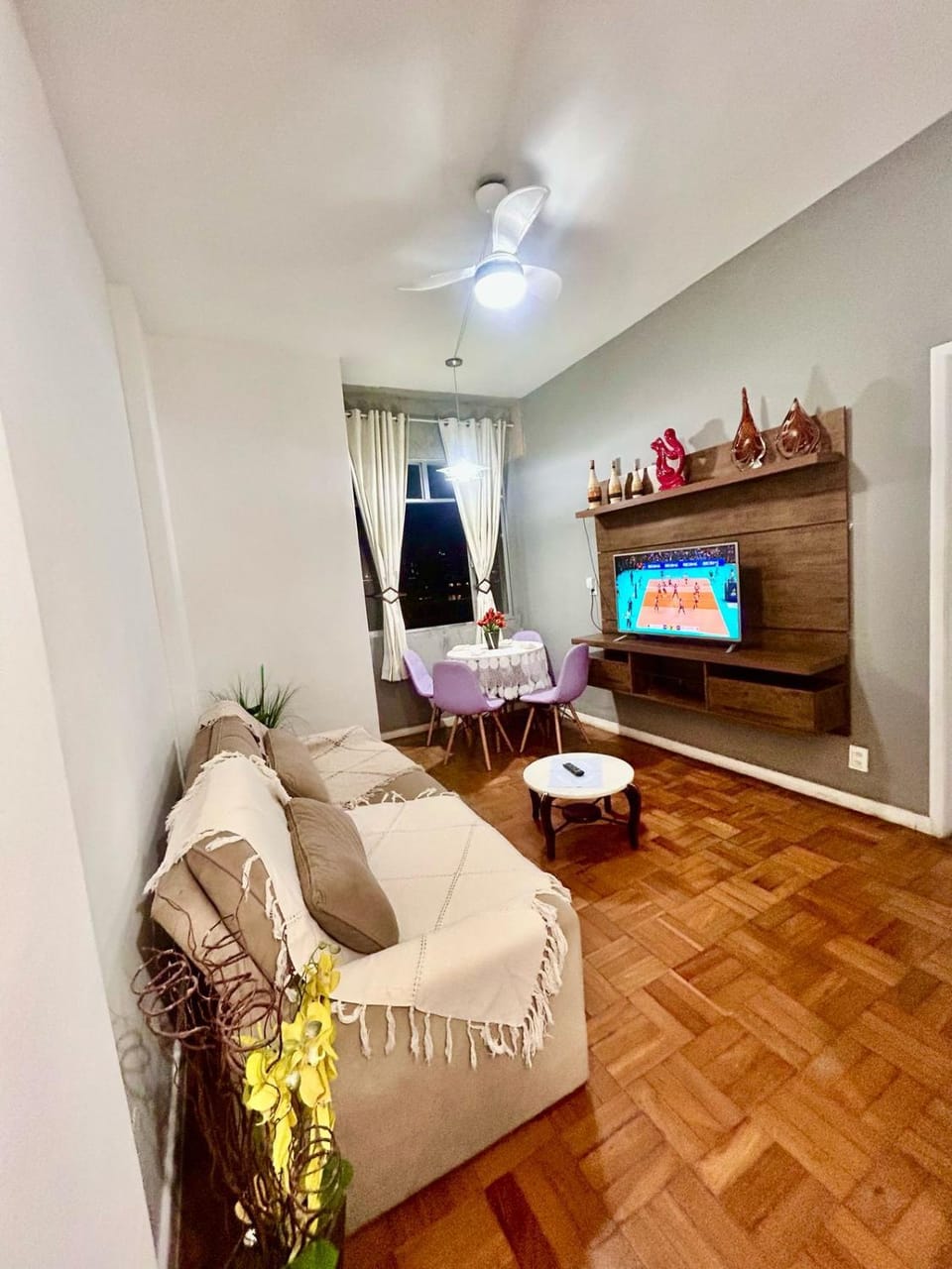 TV and multimedia, Seating area