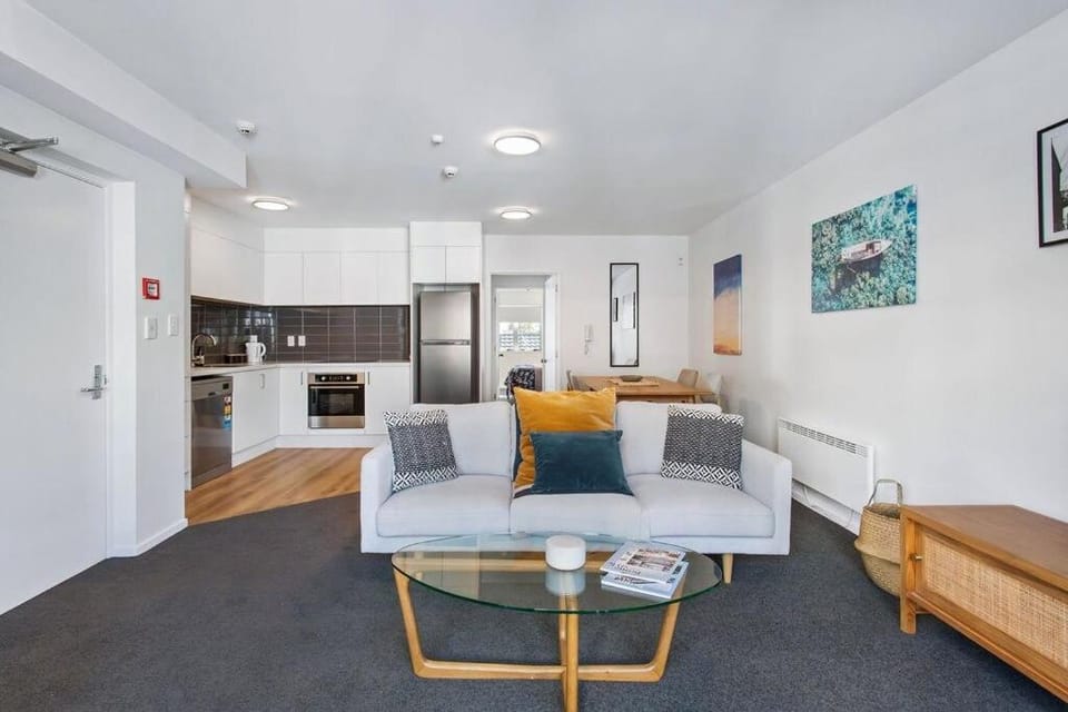 Handy CBD Covered Free Parking Gym 2 Bdrm Apartment in Christchurch