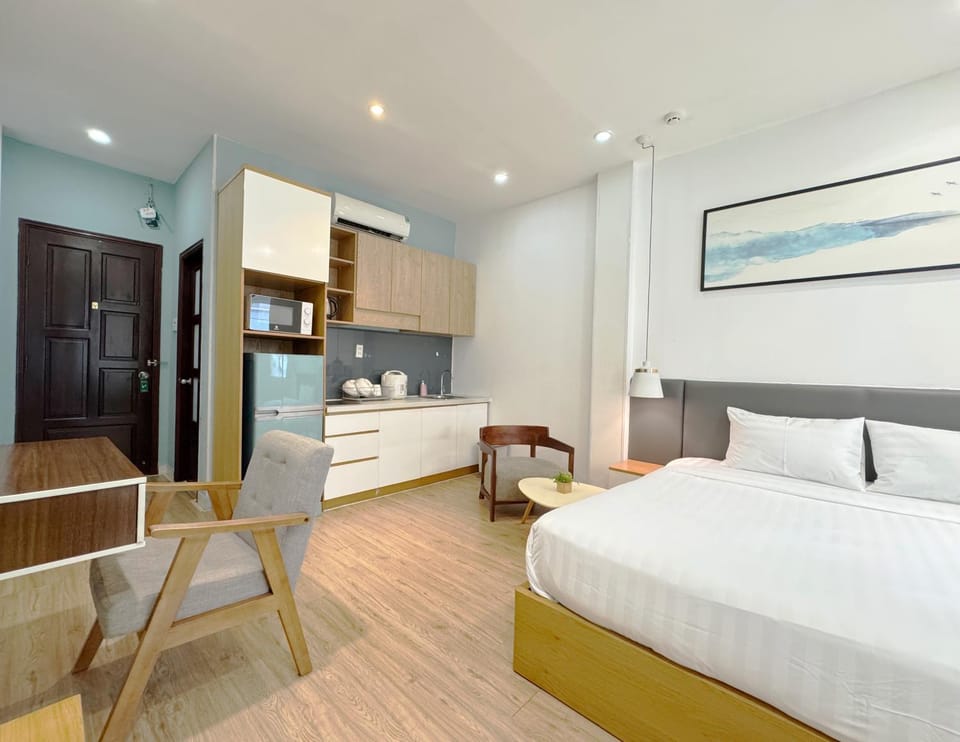 Dining area, Bedroom, minibar