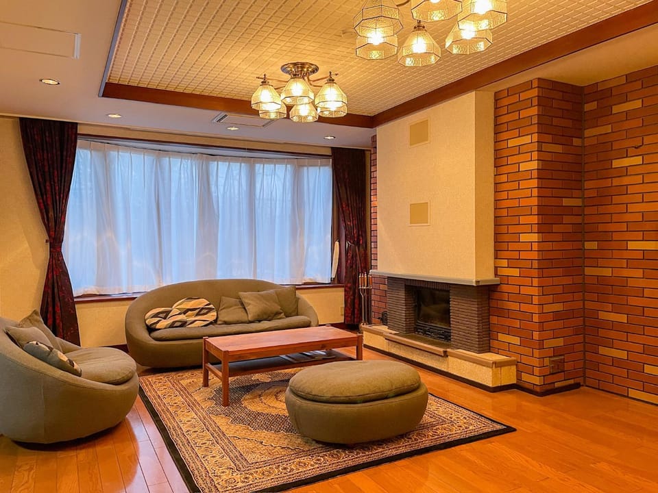 Dining area, Diving