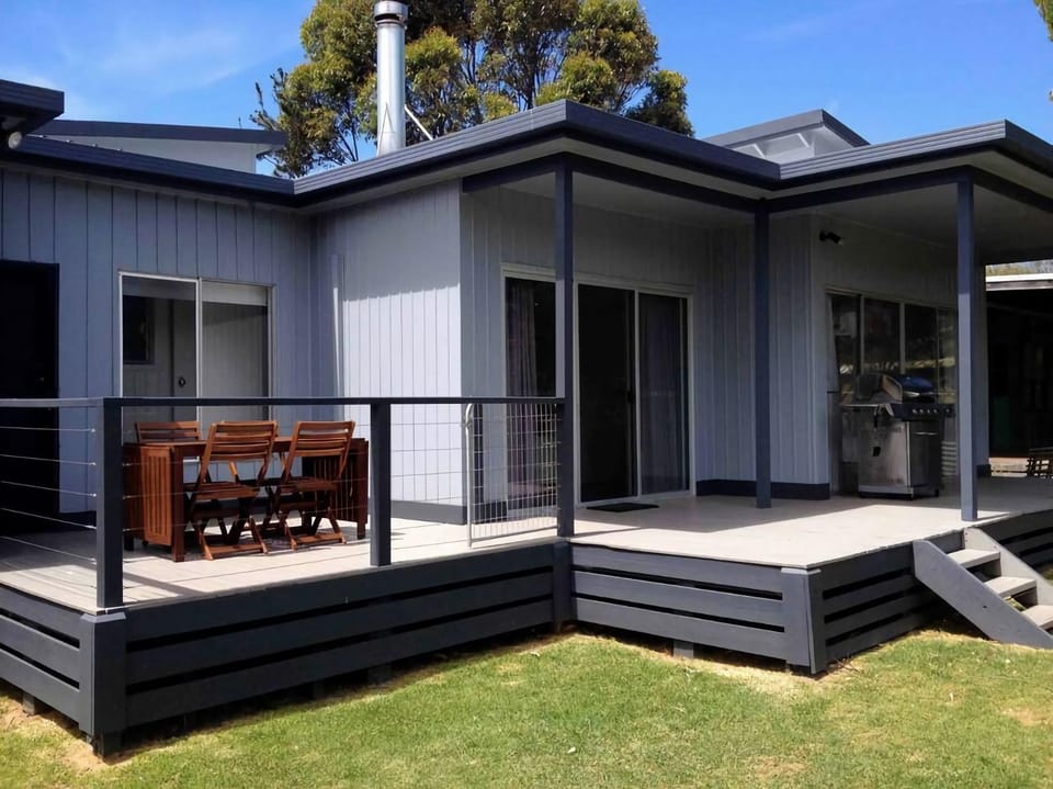 Property building, Patio, Day