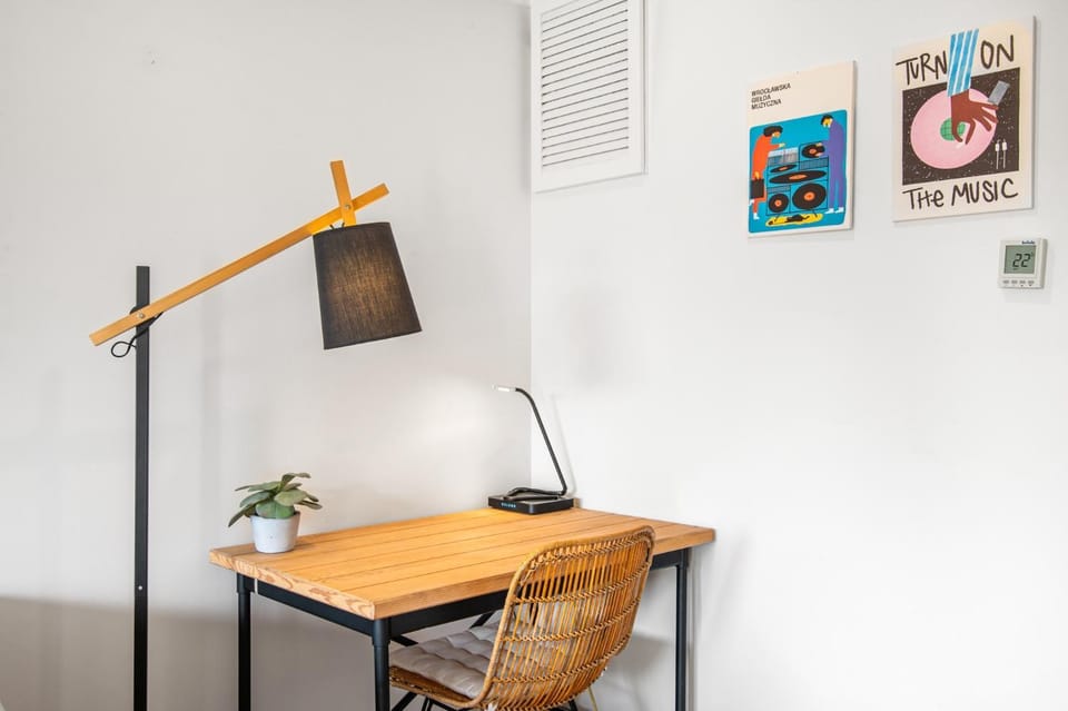 Family Friendly 3-Bed with Courtyard & Parking House in Melbourne