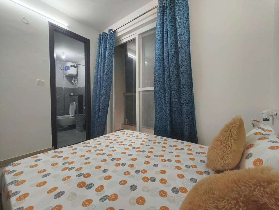 Bed, Bathroom, Bedroom