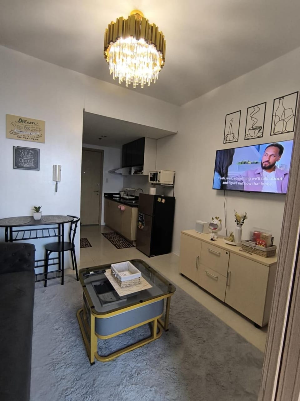 Kitchen or kitchenette, Living room, Dining area
