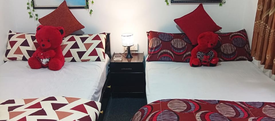 Bed, View (from property/room), Bedroom, Family