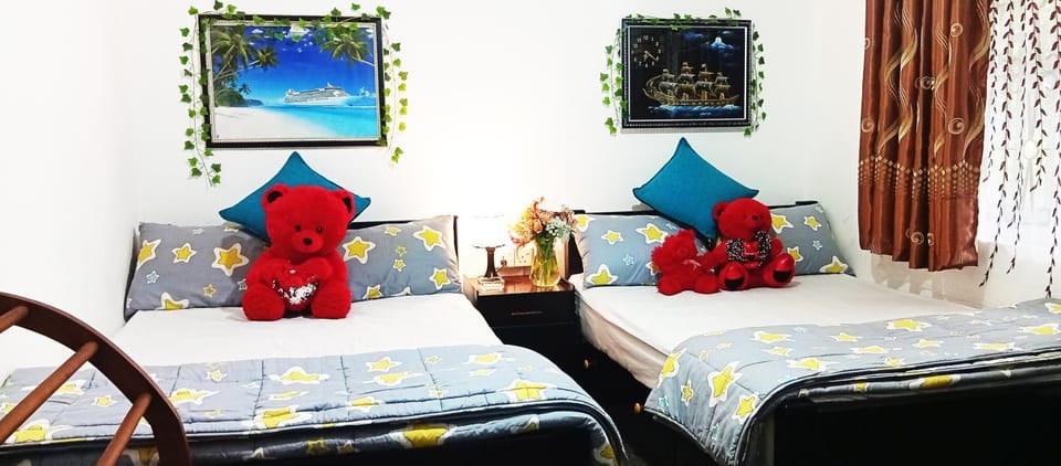 Bed, Decorative detail, Bedroom, Family