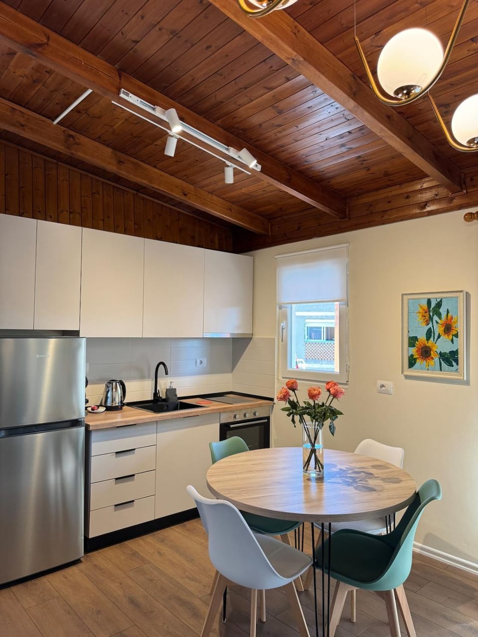 Kitchen or kitchenette, oven