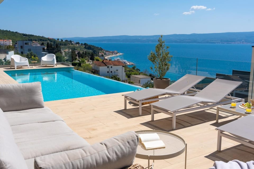 Balcony/Terrace, Swimming pool