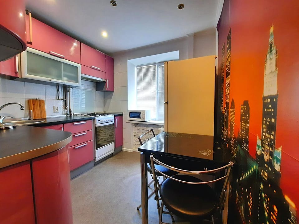 Kitchen or kitchenette, Dining area, dishwasher, oven, pet friendly, stove