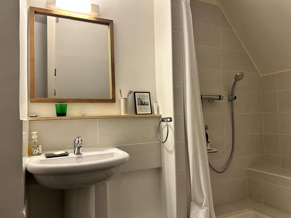 667 - Charmante maison en pierre à Erquy, à quelques minutes des plages et du centre Villa in Brittany