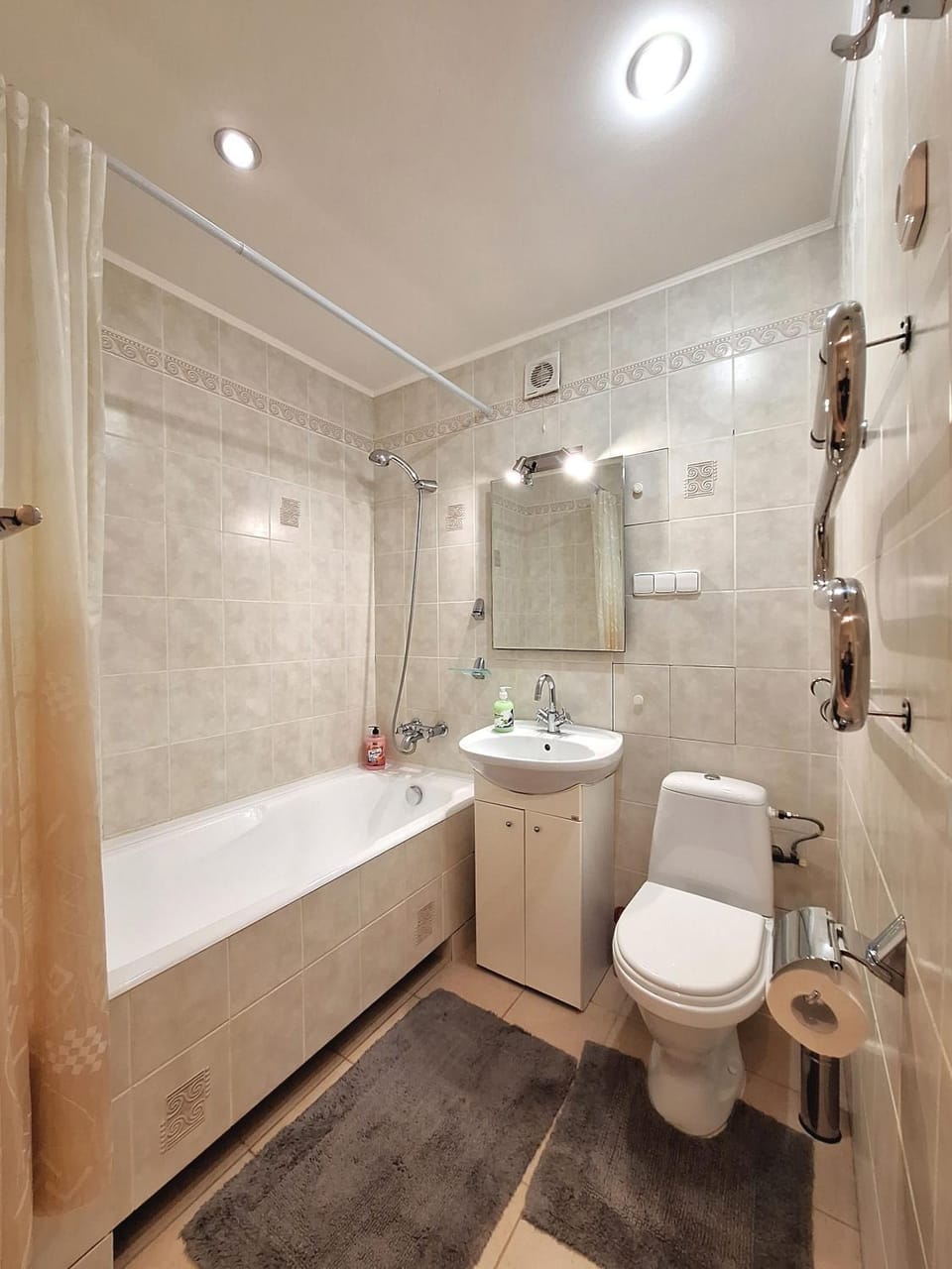 Shower, Toilet, Bathroom, Bath, towels