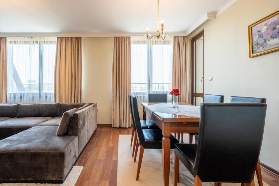 Elegant Aristocratic 2 BDRM Flat, TOP Location Apartment in Sofia