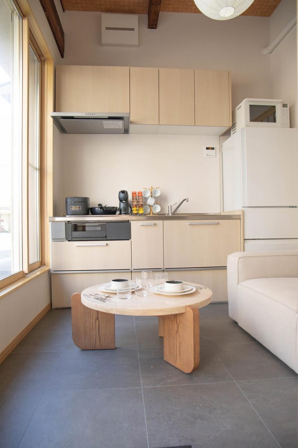 Kitchen or kitchenette, Dining area, stove