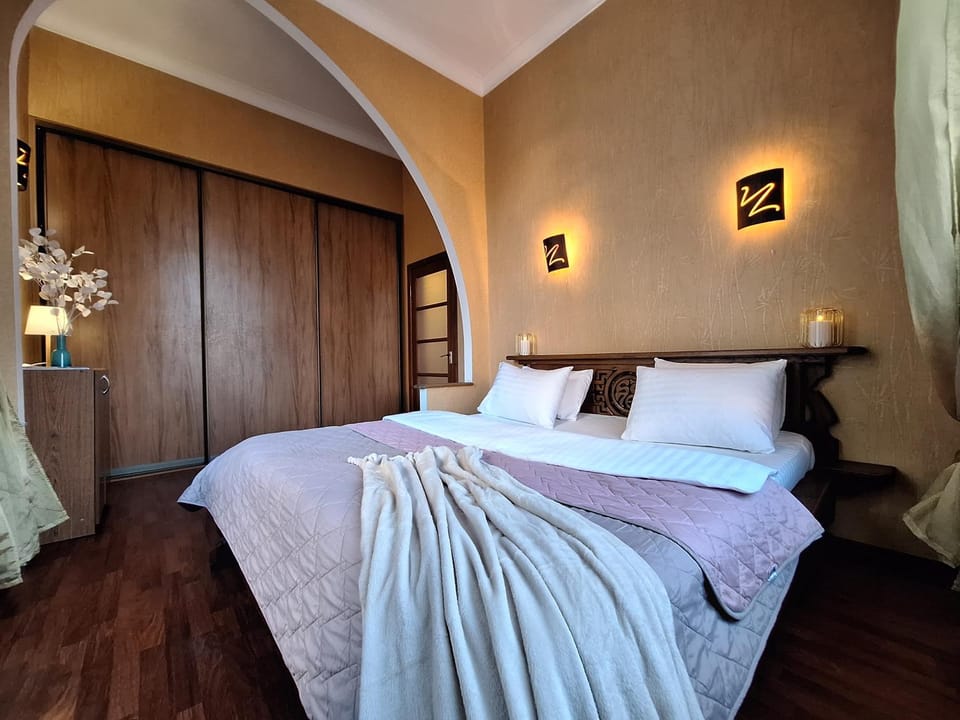 Bed, Photo of the whole room, Bedroom, wardrobe