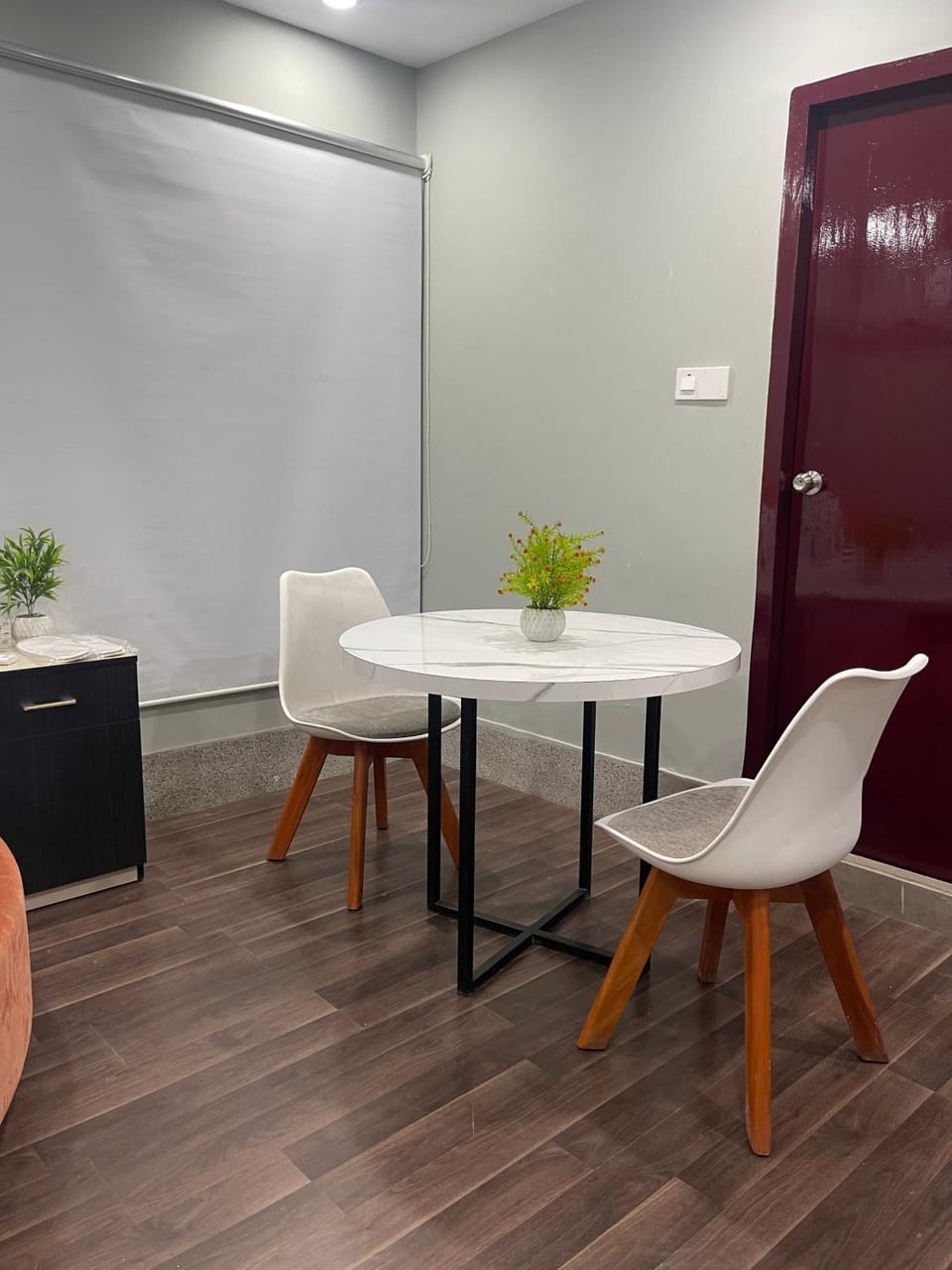 Seating area, Dining area