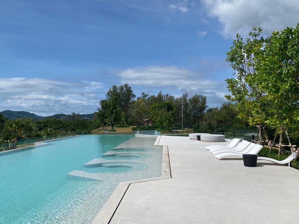 Day, Natural landscape, Mountain view, Pool view, Swimming pool, sunbed