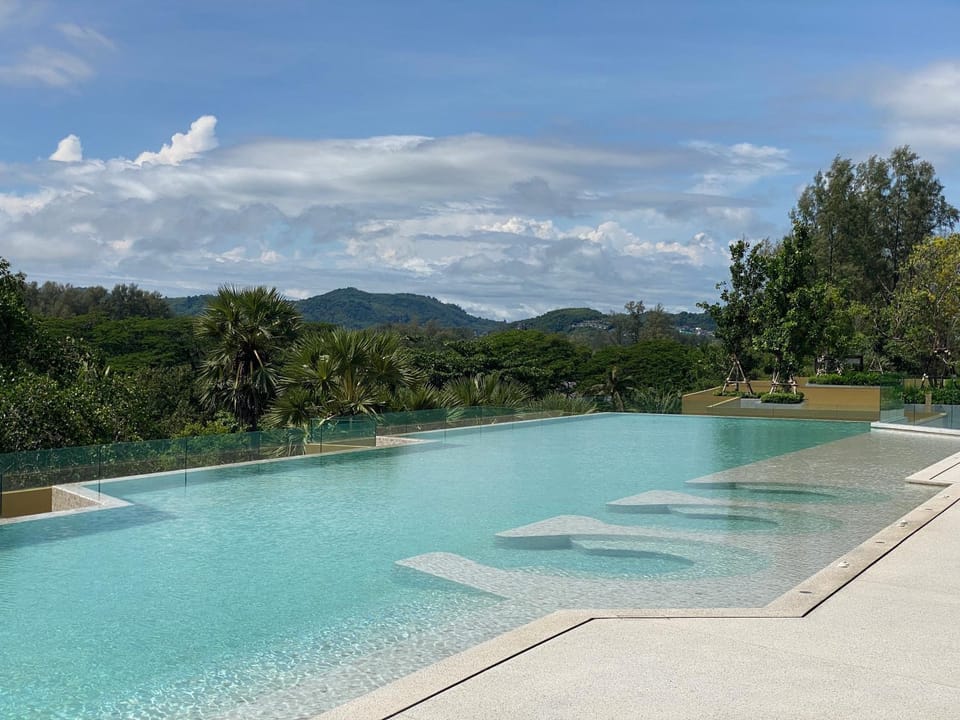 Day, Mountain view, Pool view, Swimming pool