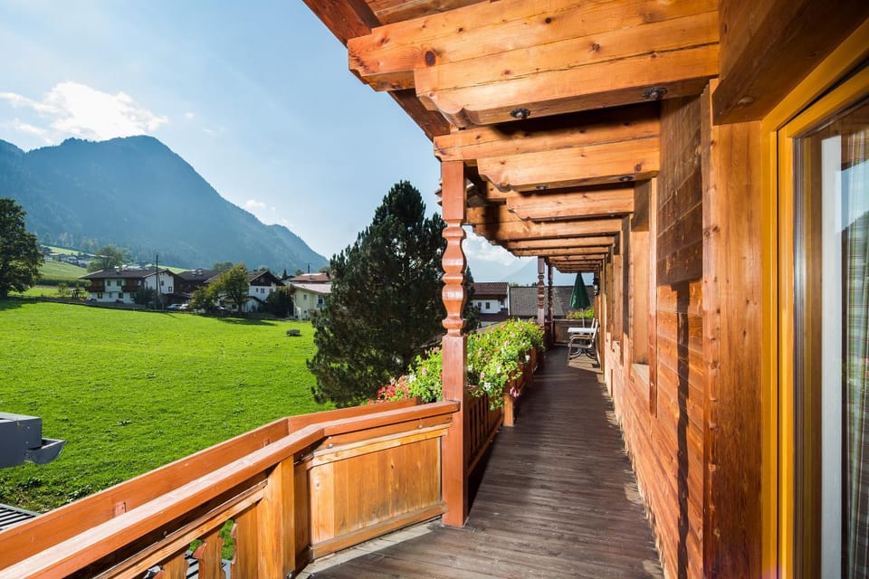 Day, Summer, Balcony/Terrace, Garden view, Garden view, Mountain view, Mountain view, Location