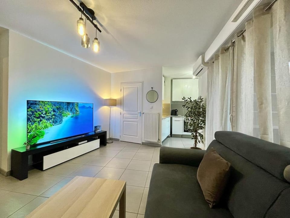 TV and multimedia, Living room, heating, kitchen, air conditioner