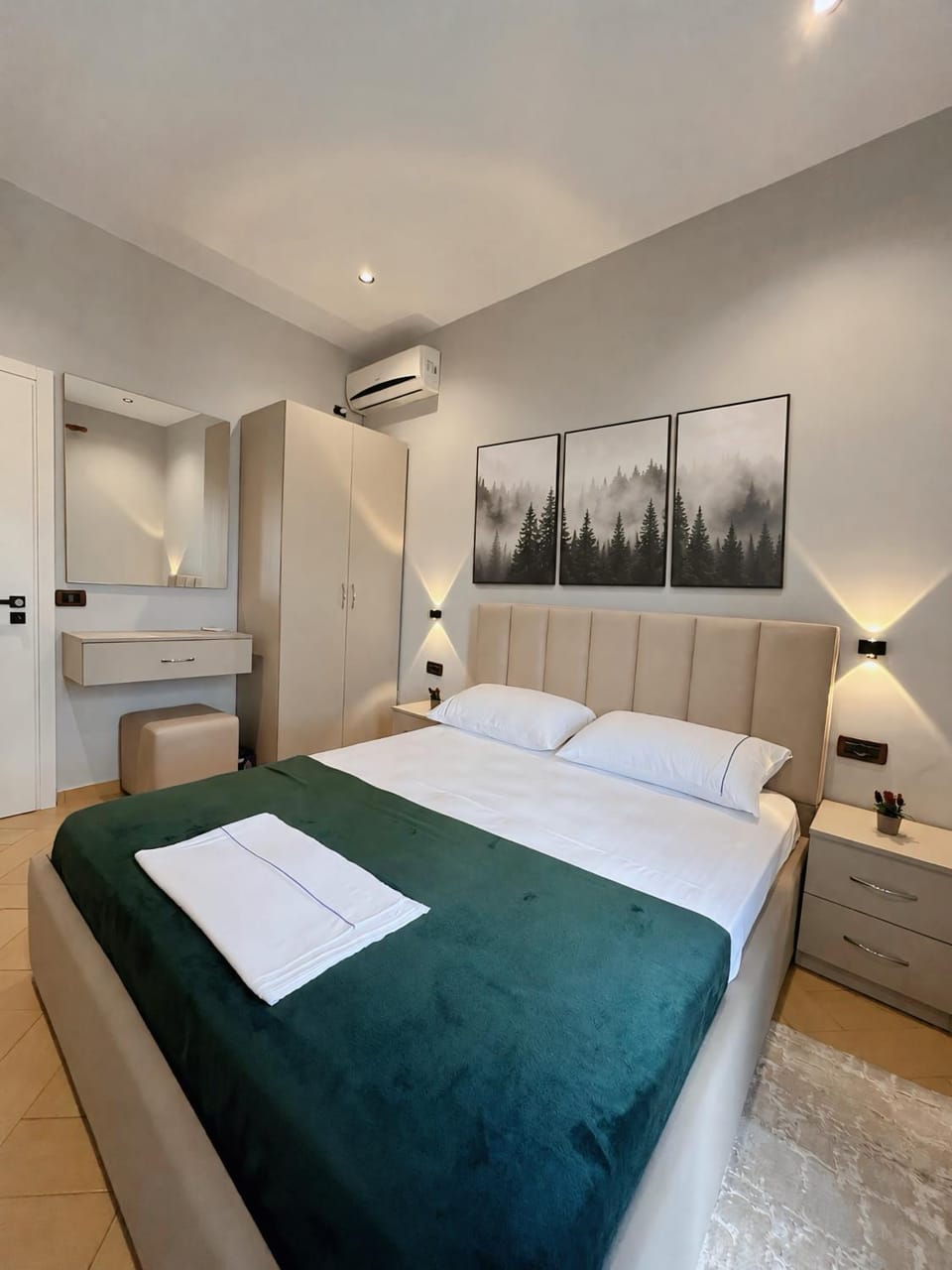 Bed, Photo of the whole room, Bedroom, towels, wardrobe, air conditioner