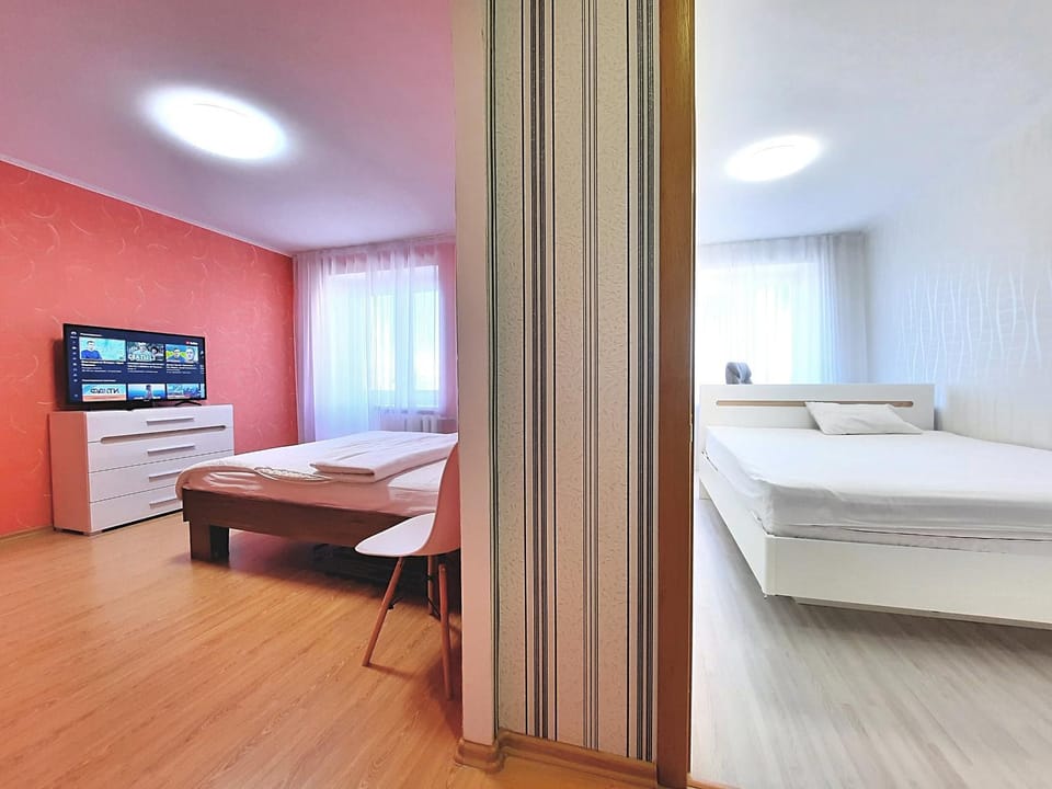Bed, TV and multimedia, Kitchen or kitchenette, Bedroom, hair dresser, oven