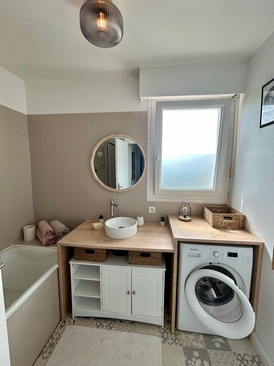 Bathroom, Bath, towels, washing machine