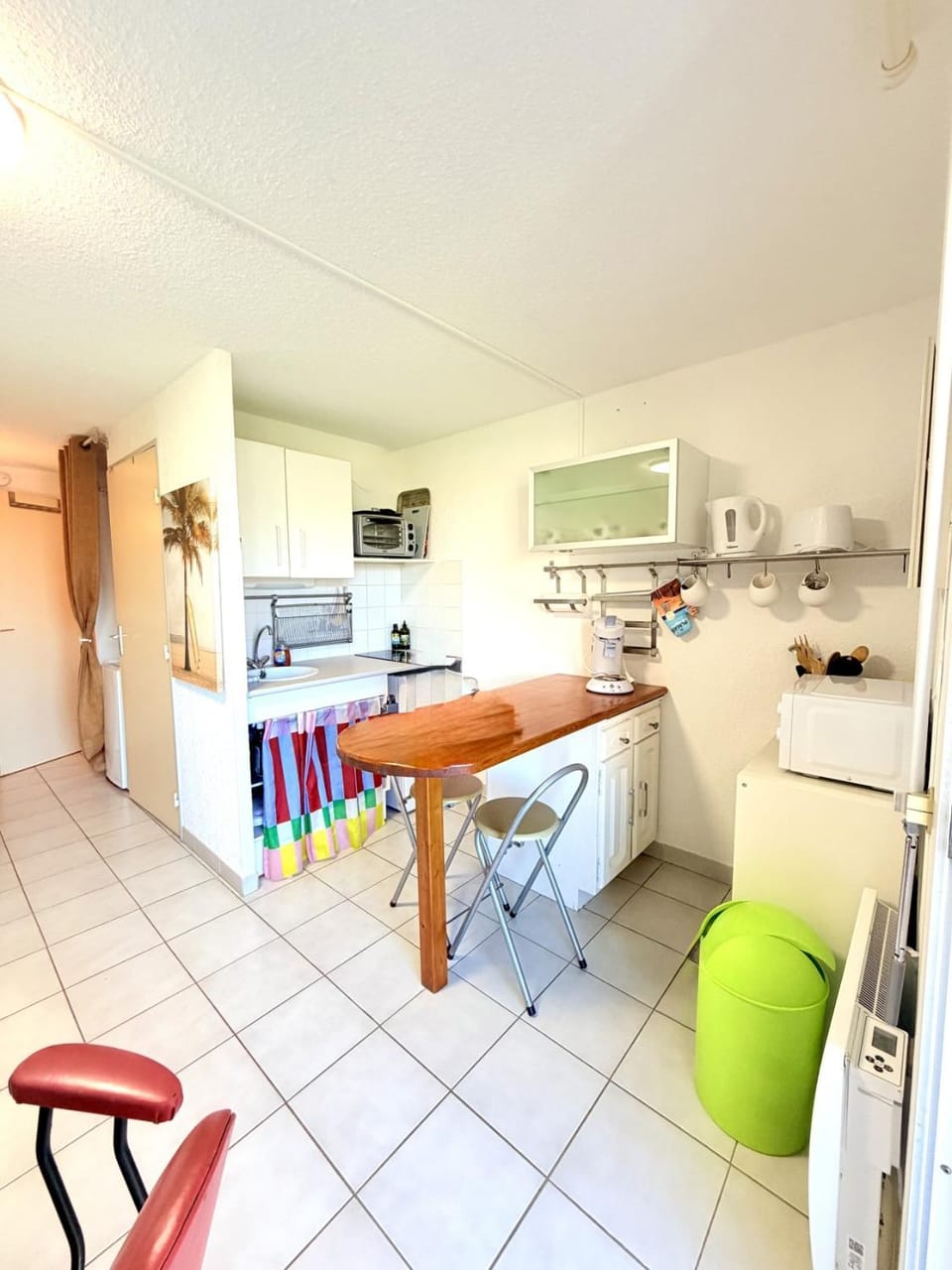 Kitchen or kitchenette, Dining area, oven, stove